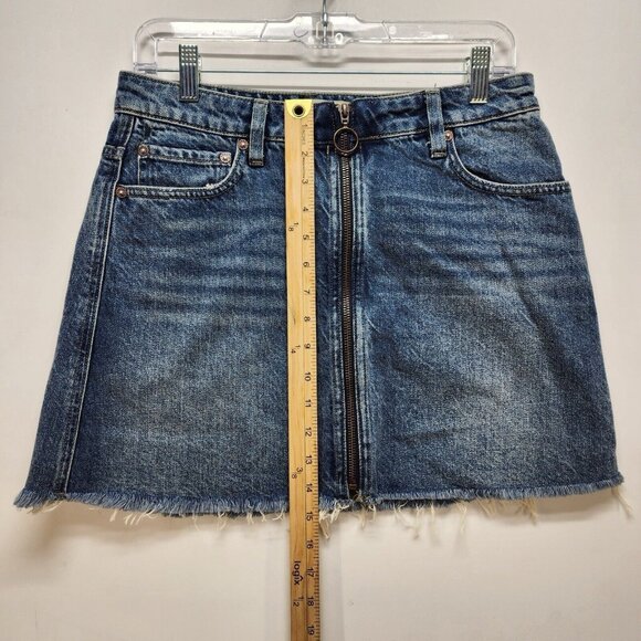 WE THE FREE Skirt Size 28 Women’s Denim Zip It Up Front Mini Blue - Picture 3 of 7